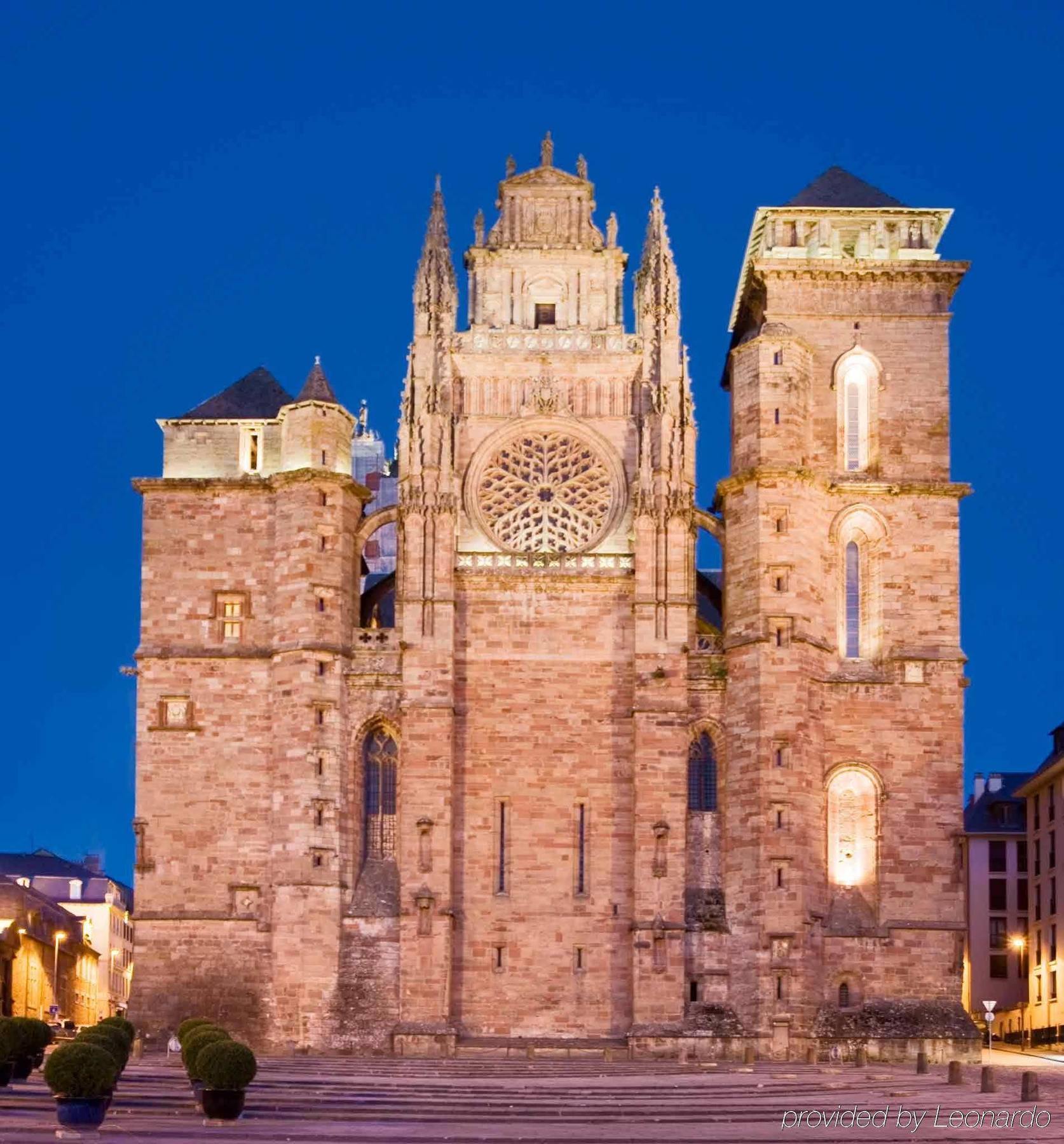 Mercure Cathédrale Hotel 4*
